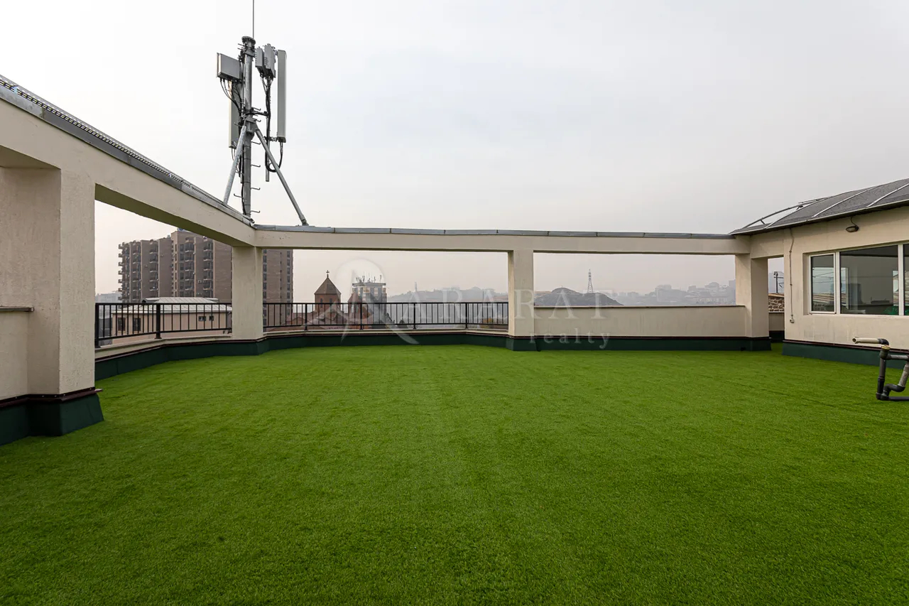 4 bedroom apartment for sale Frik St, Center Yerevan, 157946