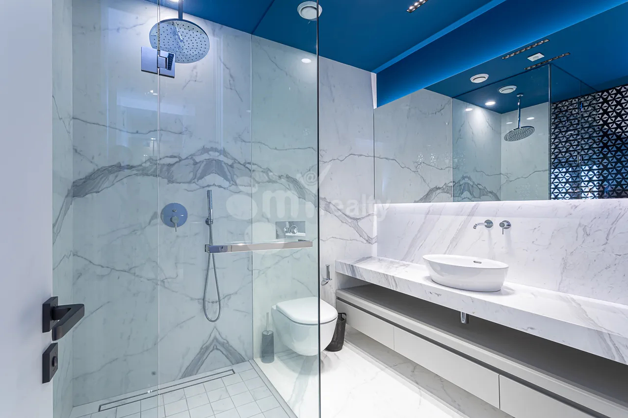 4 սենյականոց բնակարան  Պուշկինի փող, Կենտրոն Երևան, 157582