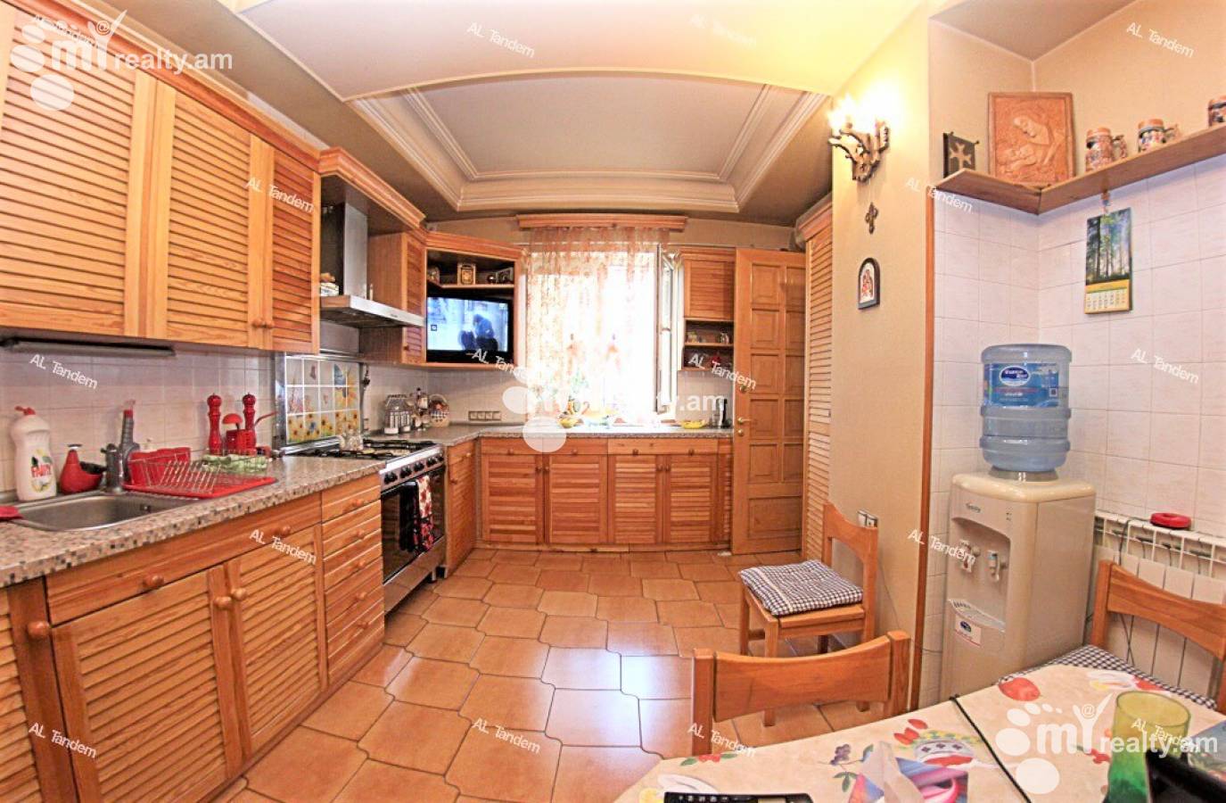 4 սենյականոց բնակարան  Սայաթ-Նովայի պող, Կենտրոն Երևան, 126447