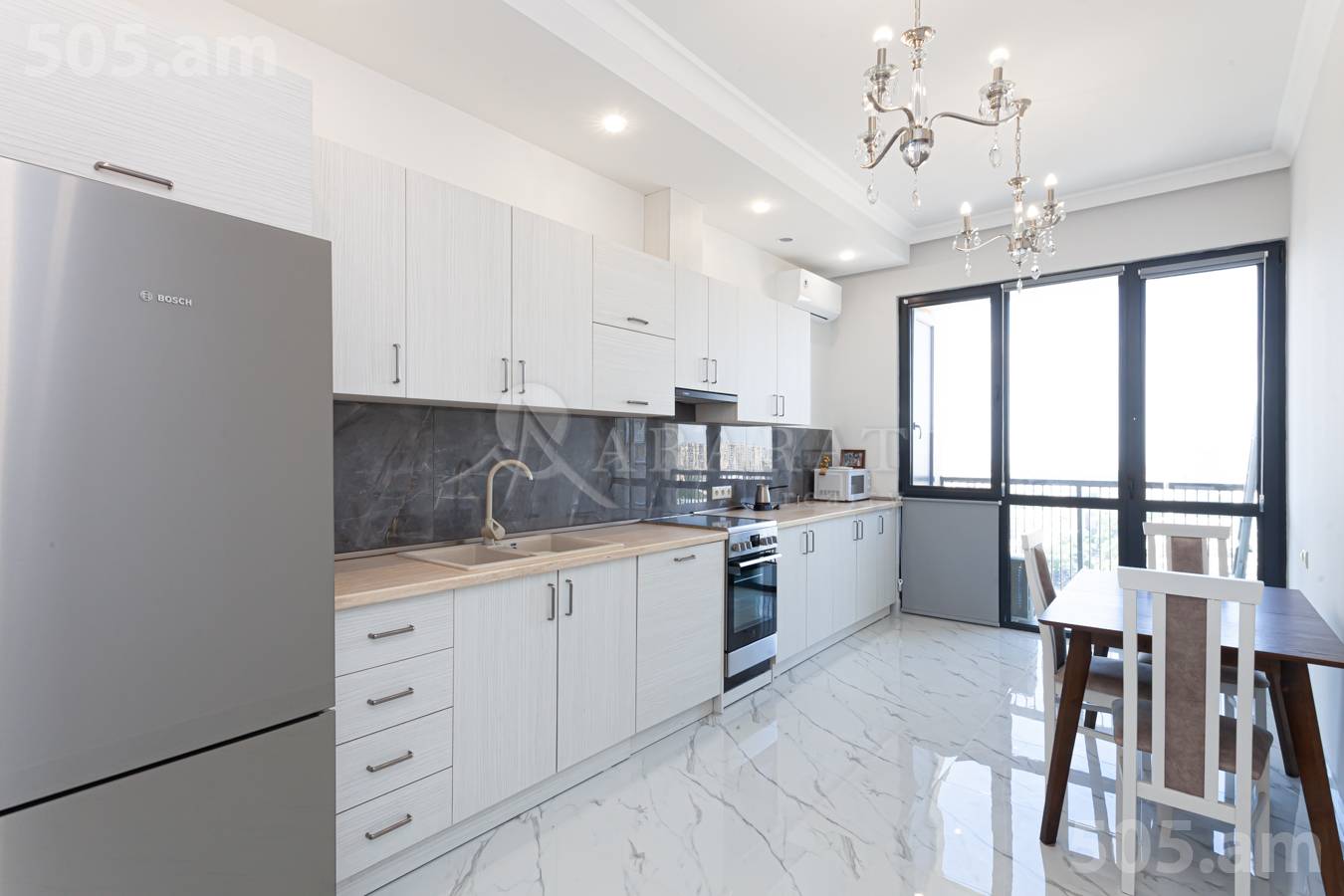 4 bedroom apartment for rent Rostom St, Center Yerevan, 149800