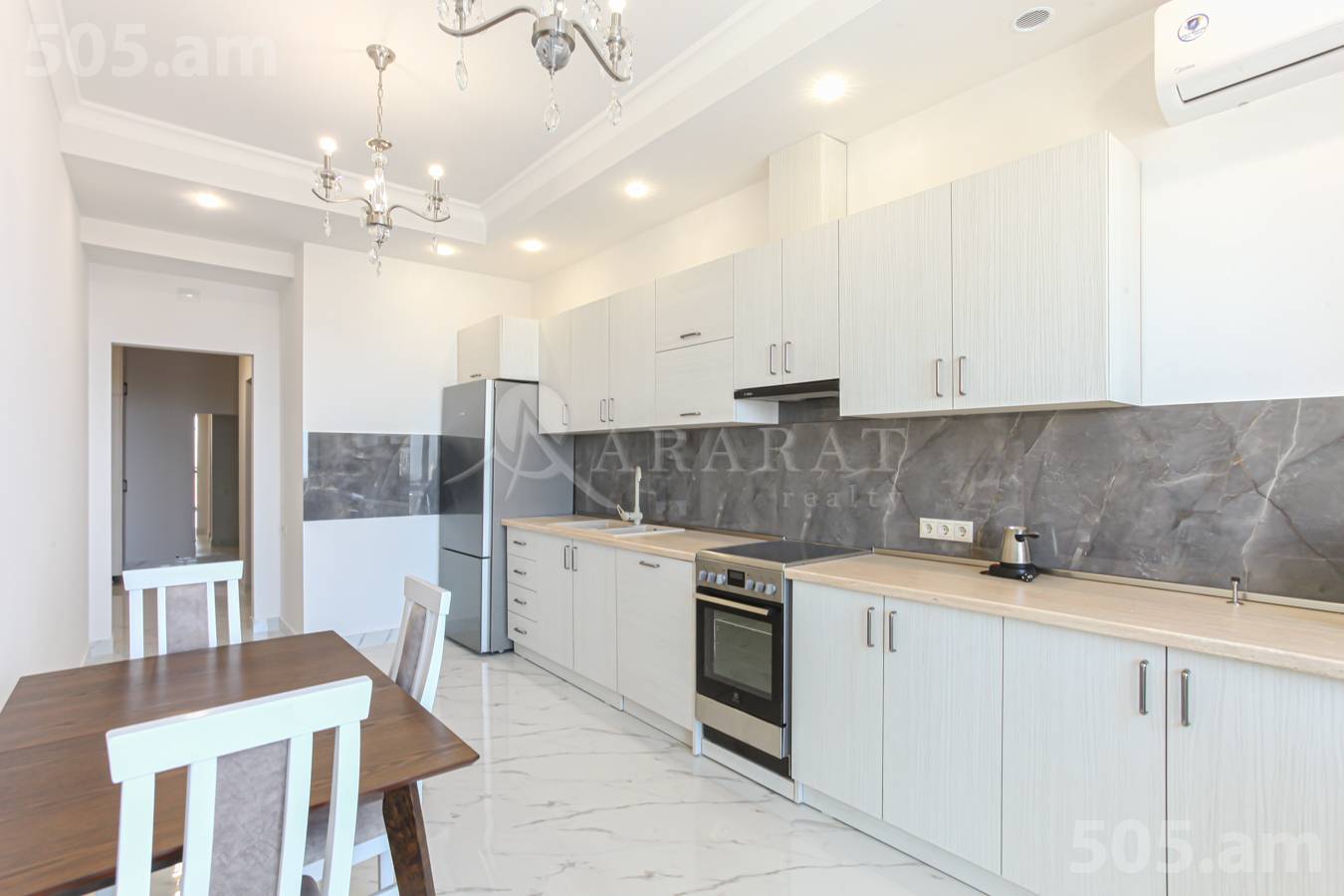 4 bedroom apartment for rent Rostom St, Center Yerevan, 149800