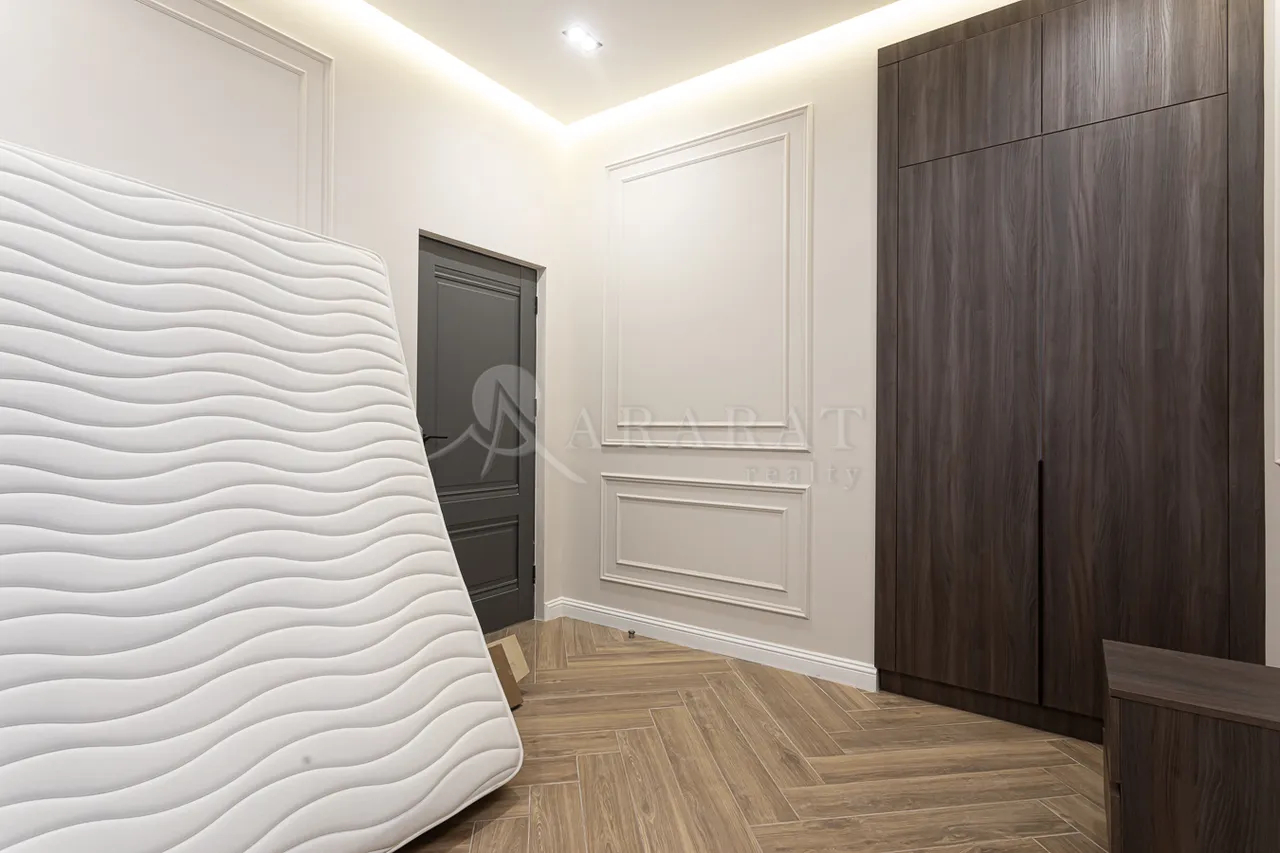 Купить 3 комнатную квартиру Аршакуняц пр, Центр Ереван, 158814