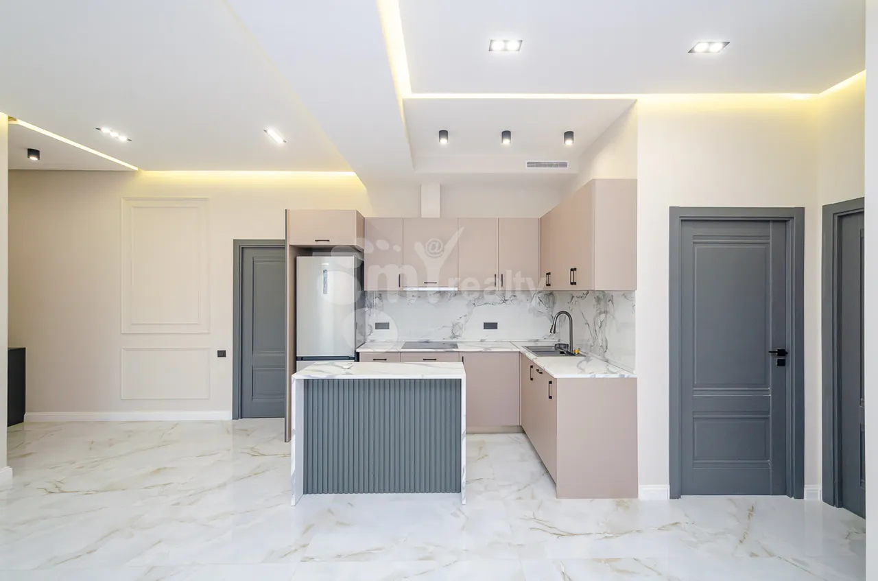 3 bedroom apartment for sale خیابان آرشاکونیاک, مرکز شهر ایروان, 158670