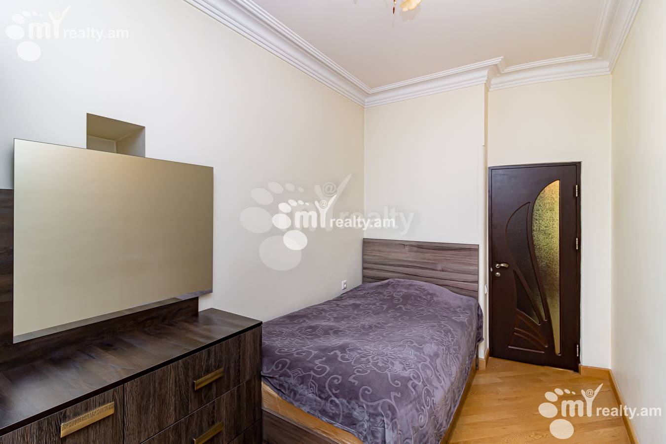3 սենյականոց բնակարան վարձով Տերյան փող, Կենտրոն Երևան, 148444
