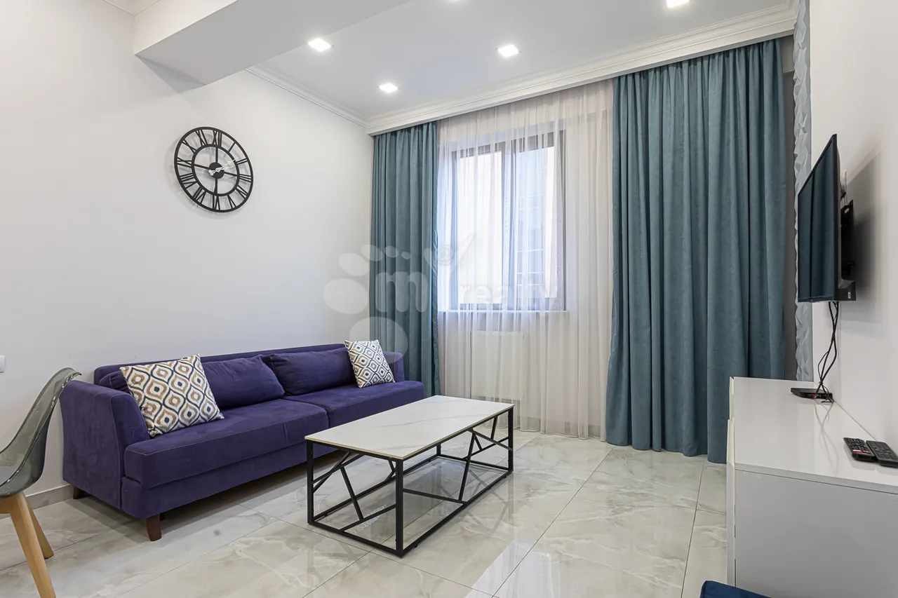 2 սենյականոց բնակարան վարձով Հանրապետության փող, Կենտրոն Երևան, 158041