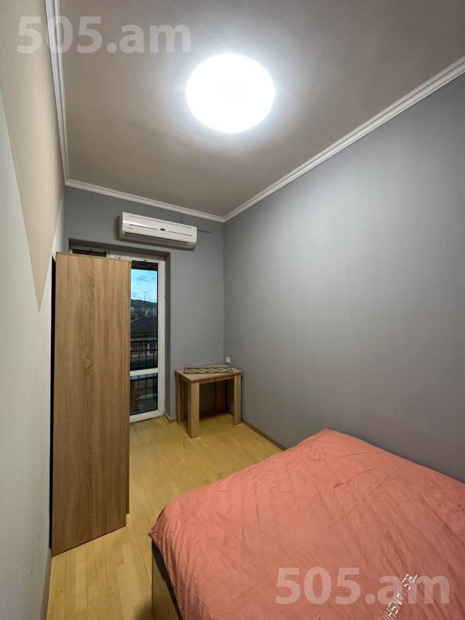 4 սենյականոց բնակարան  Հանրապետության փող, Կենտրոն Երևան, 154152