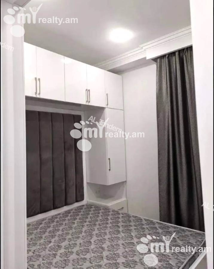 Купить 3 комнатную квартиру Анрапетутян ул, Центр Ереван, 141821