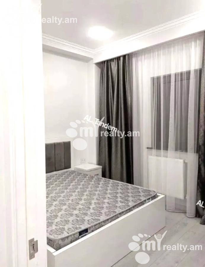 Купить 3 комнатную квартиру Анрапетутян ул, Центр Ереван, 141821