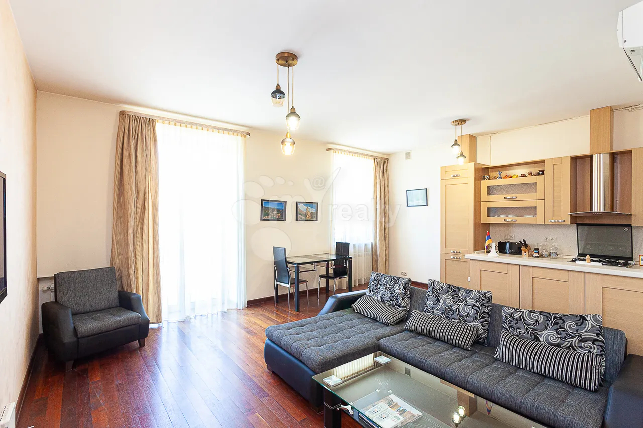 3 bedroom apartment for rent Tamanyan St, Center Yerevan, 157574