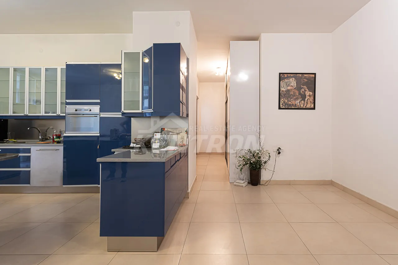 3 սենյականոց բնակարան  Արամի փող, Կենտրոն Երևան, 158032