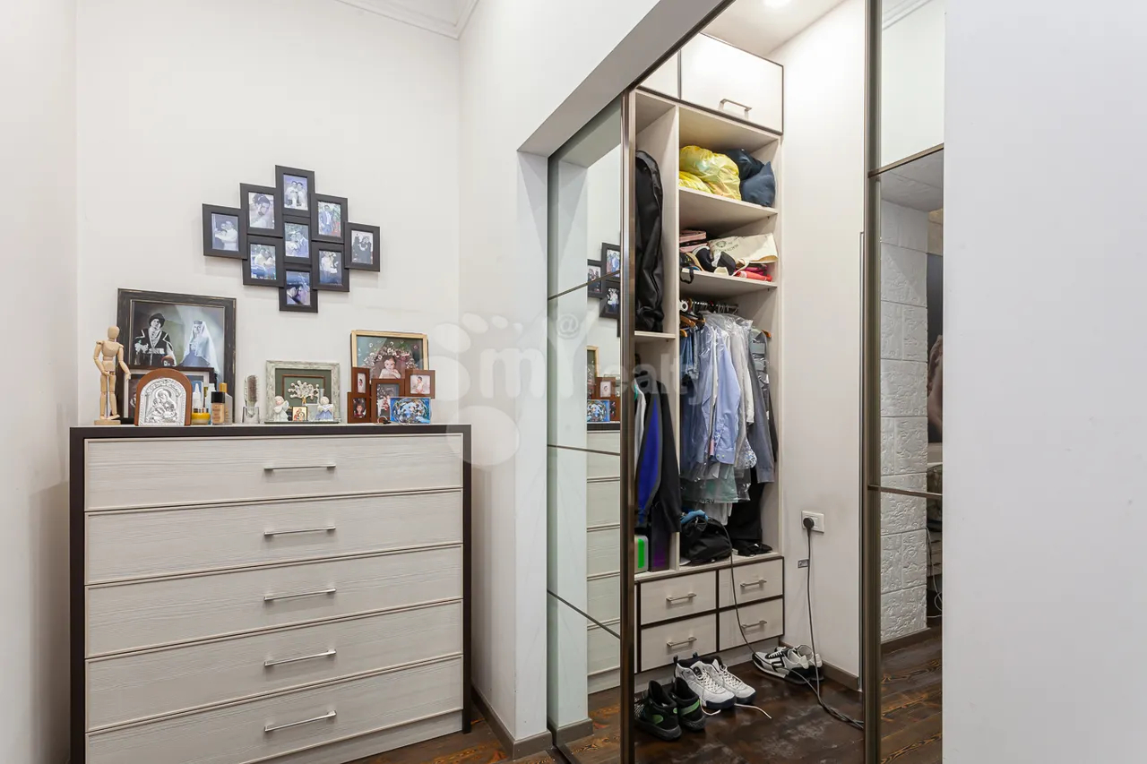 Купить 4 комнатную квартиру Маштоца пр, Центр Ереван, 158537