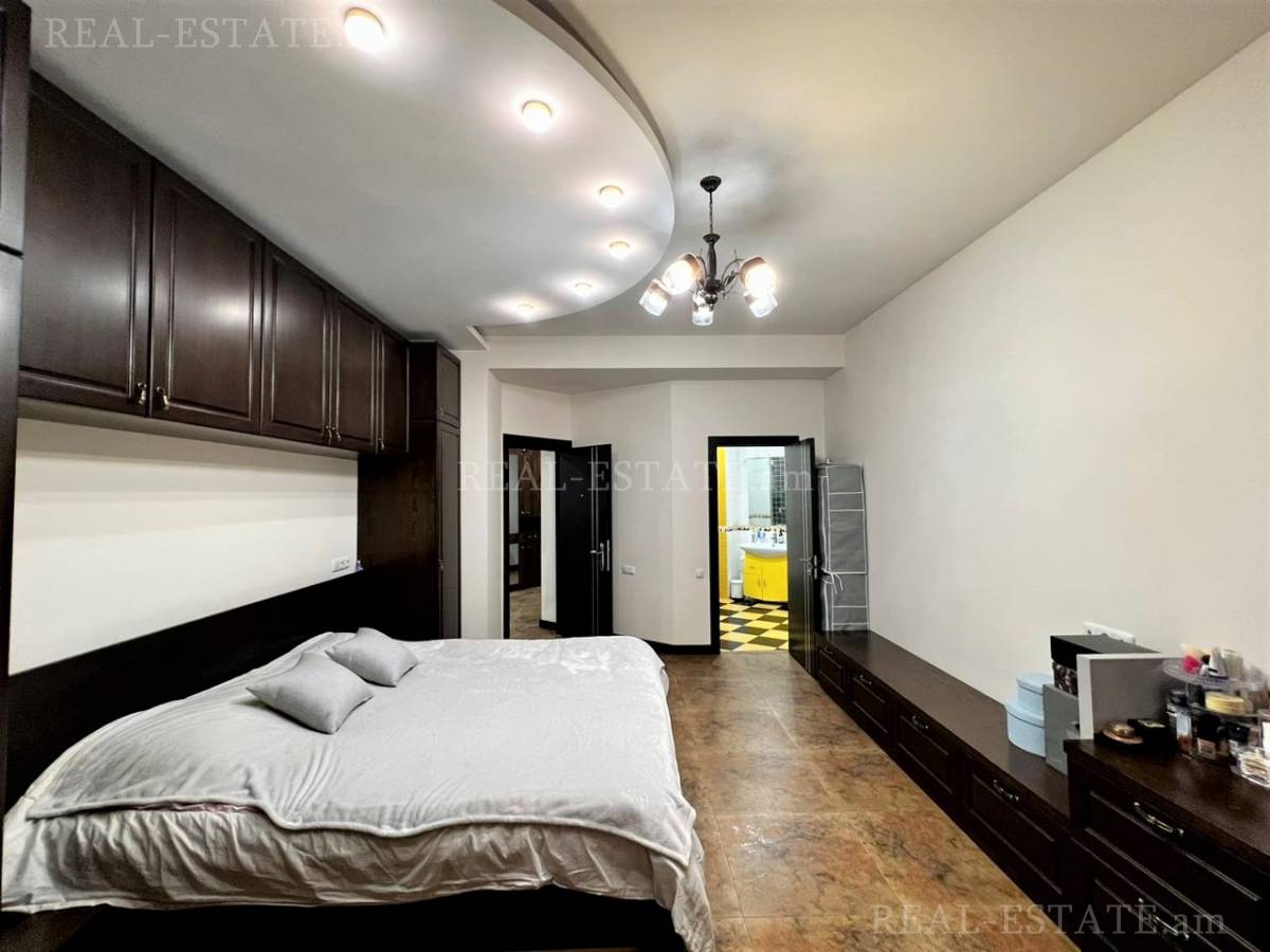 3 bedroom apartment for sale Northern(Hyusisayin)  Ave, Center Yerevan, 132347