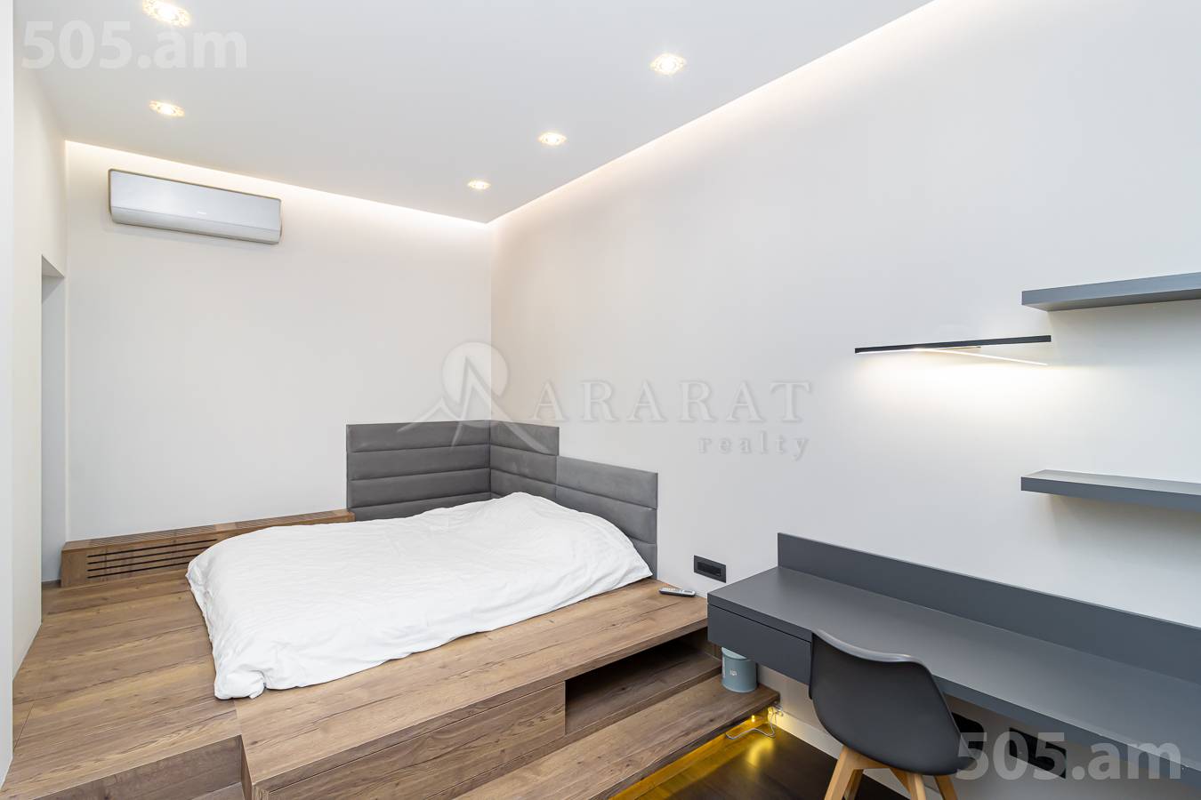 Купить 2 комнатную квартиру Амирян ул, Центр Ереван, 153533