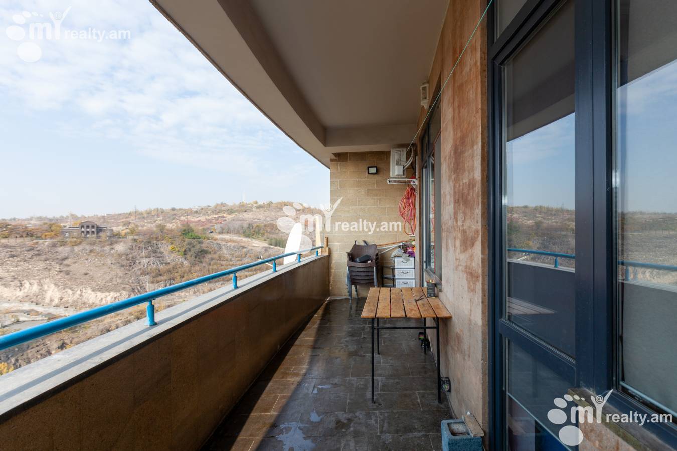 Купить 3 комнатную квартиру Дзорап ул, Центр Ереван, 153641