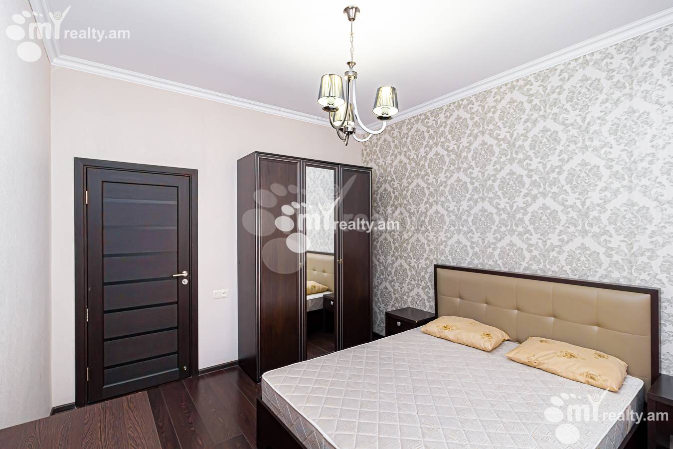 Купить 3 комнатную квартиру Амирян ул, Центр Ереван, 152754