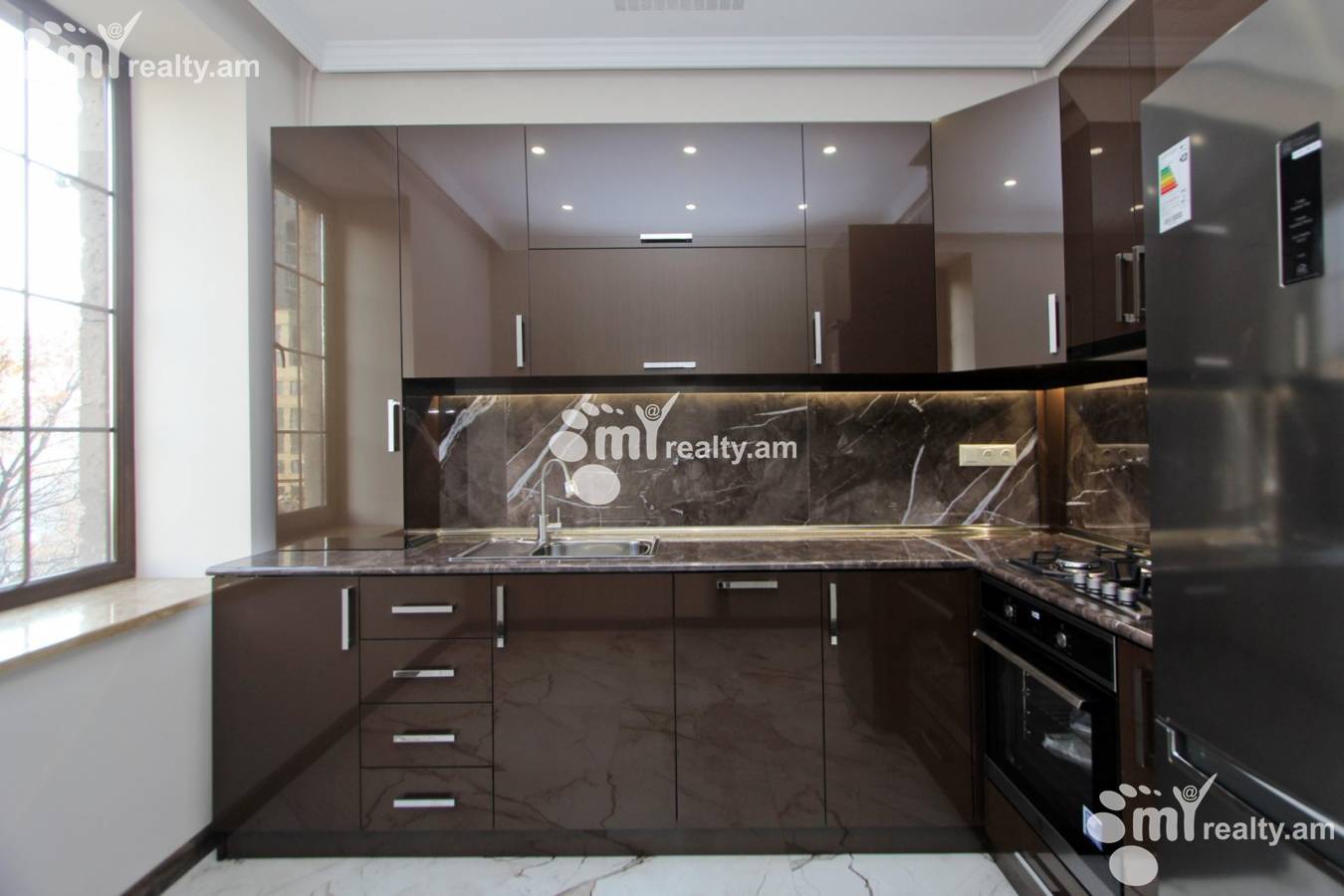 3 bedroom apartment for sale Saryan St, Center Yerevan, 140722