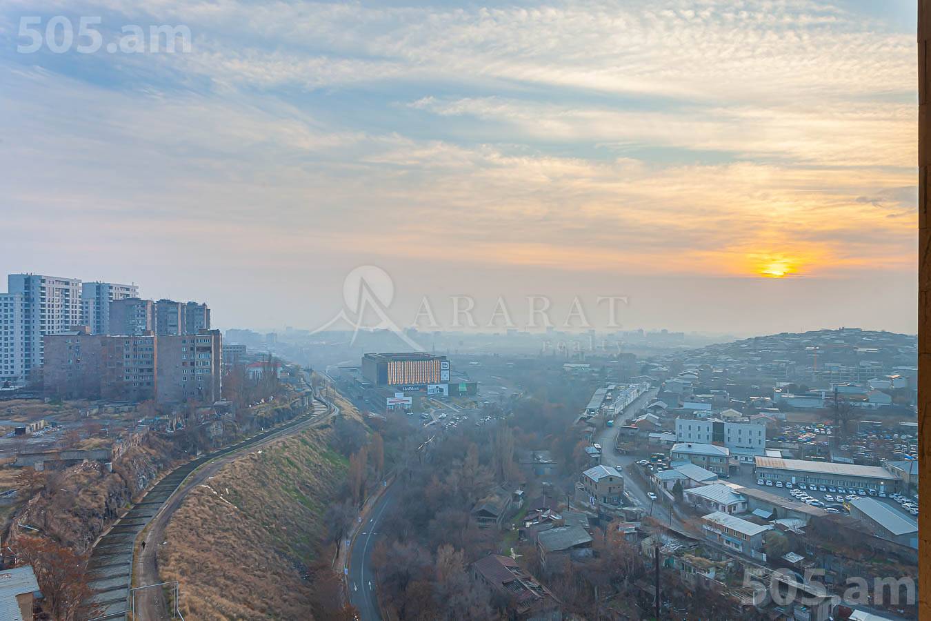 Снять 3 комнатную квартиру Аргишти ул, Центр Ереван, 154335