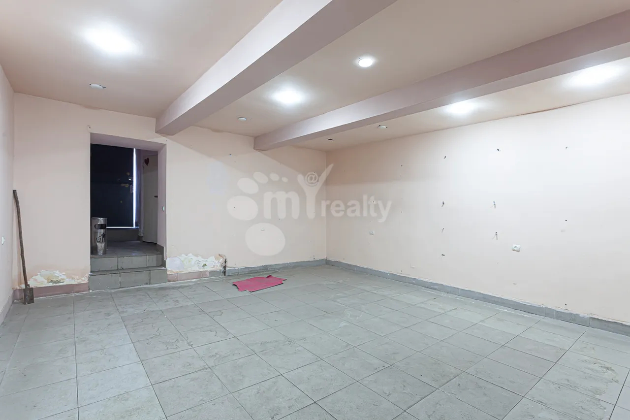 Commercial property for rent rue d'Abovyan, Center Yerevan, 161119