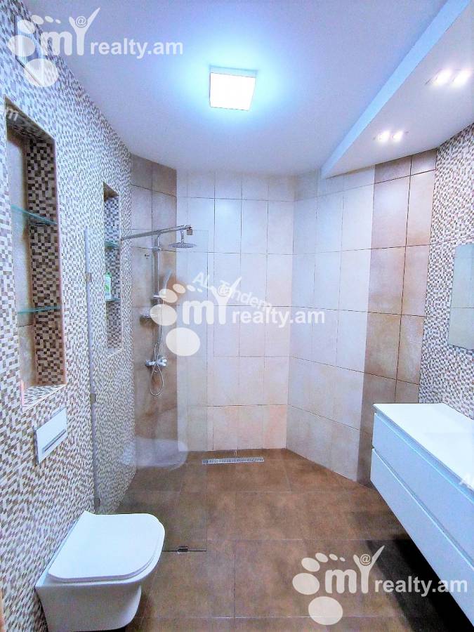 Купить 4 комнатную квартиру Антараин ул, Центр Ереван, 140587