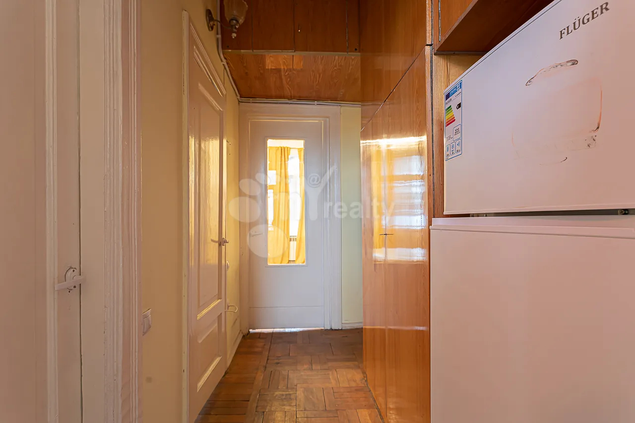 3 bedroom apartment for sale Charents St, Center Yerevan, 157412