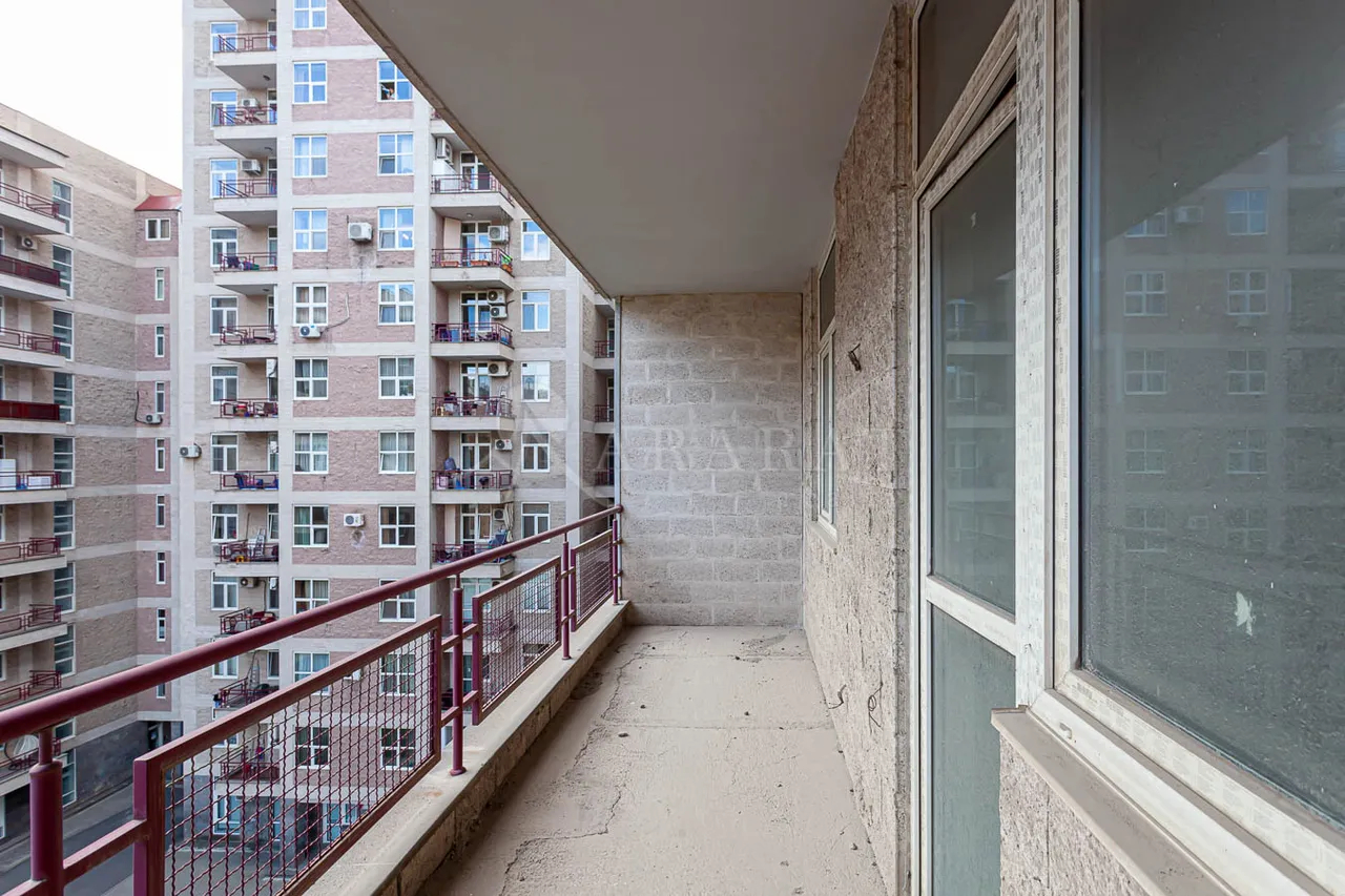 3 սենյականոց բնակարան  Ռոստոմի փող, Կենտրոն Երևան, 157235