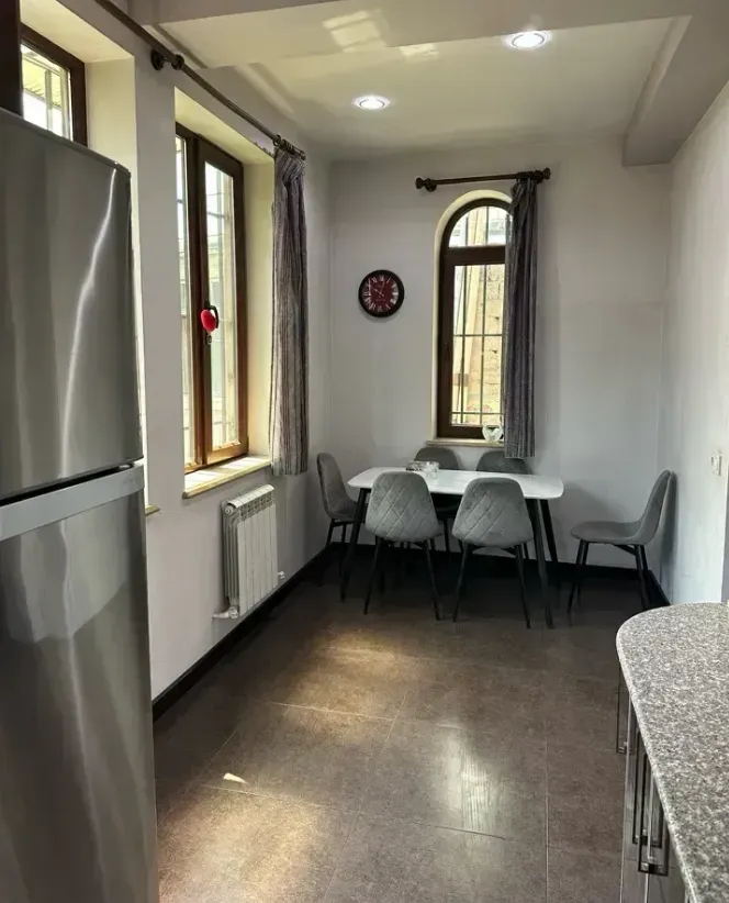 4 սենյականոց բնակարան  Մաշտոցի պող, Կենտրոն Երևան, 161807