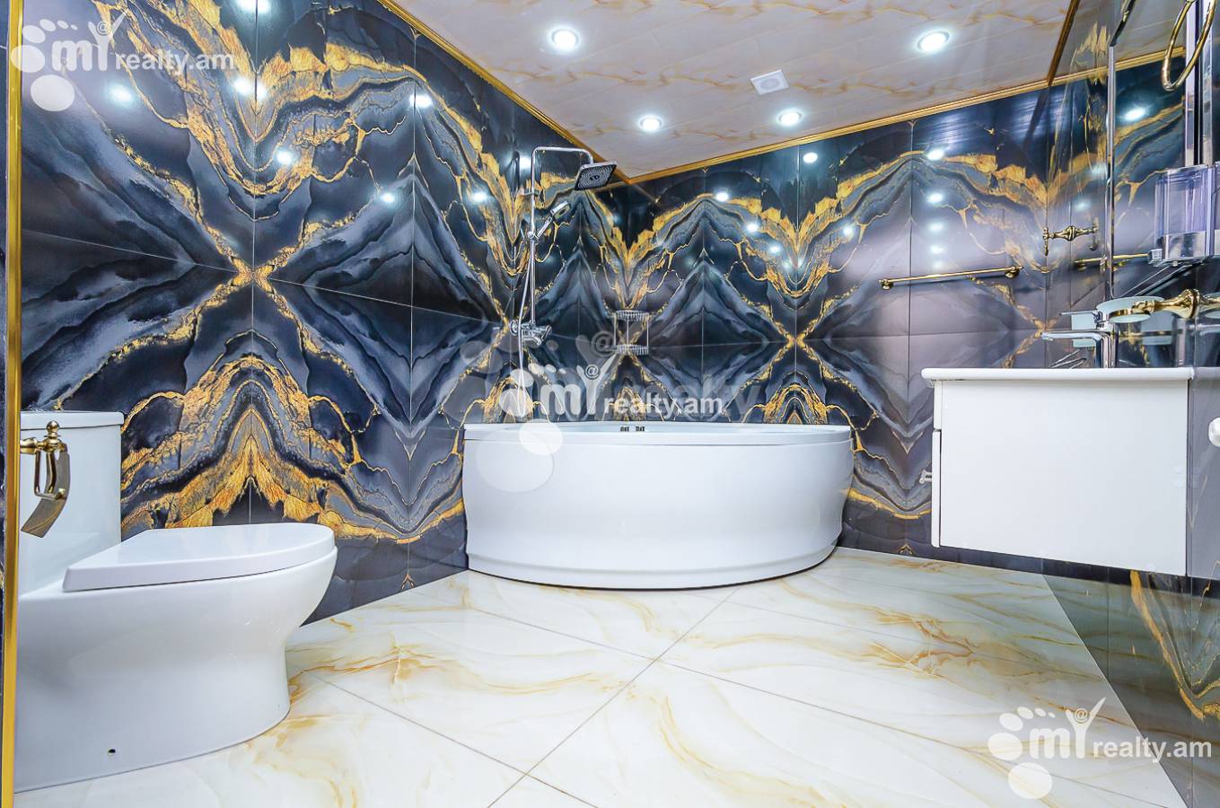 3 bedroom apartment for sale Antarayin St, Center Yerevan, 157083