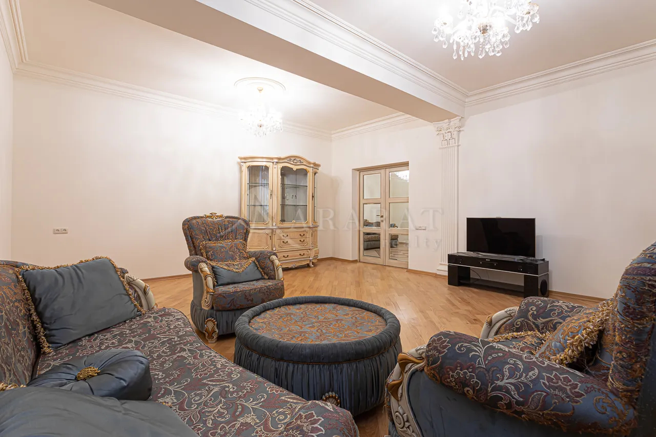 3 bedroom apartment for rent Amiryan St, Center Yerevan, 158204