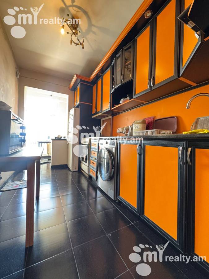 2 սենյականոց բնակարան  Լեփսիուսի   փող, Քանաքեռ-Զեյթուն Երևան, 160096