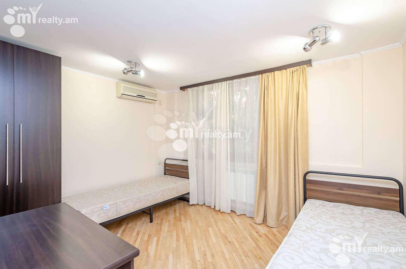 3 bedroom apartment for rent Mashtots Ave, Center Yerevan, 153109