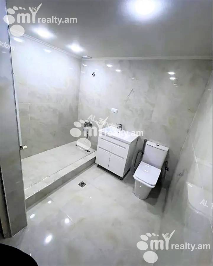 4 bedroom apartment for rent Teryan St, Center Yerevan, 134185