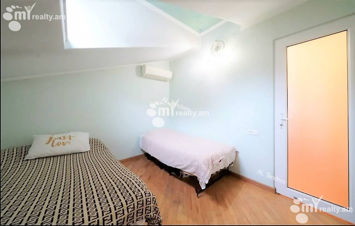 4 bedroom apartment for rent Teryan St, Center Yerevan, 134185