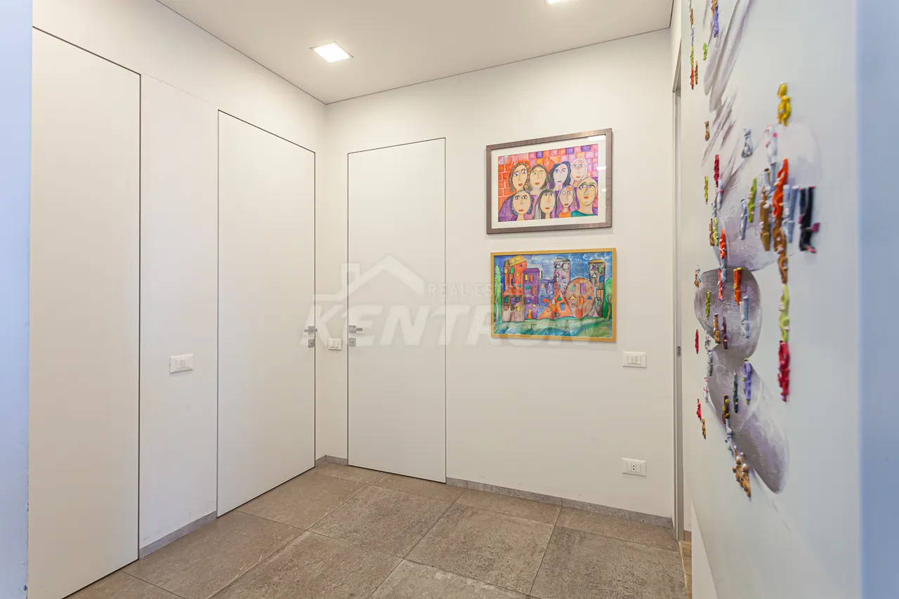 4 bedroom apartment for sale D. Demirchyan St, Center Yerevan, 161940