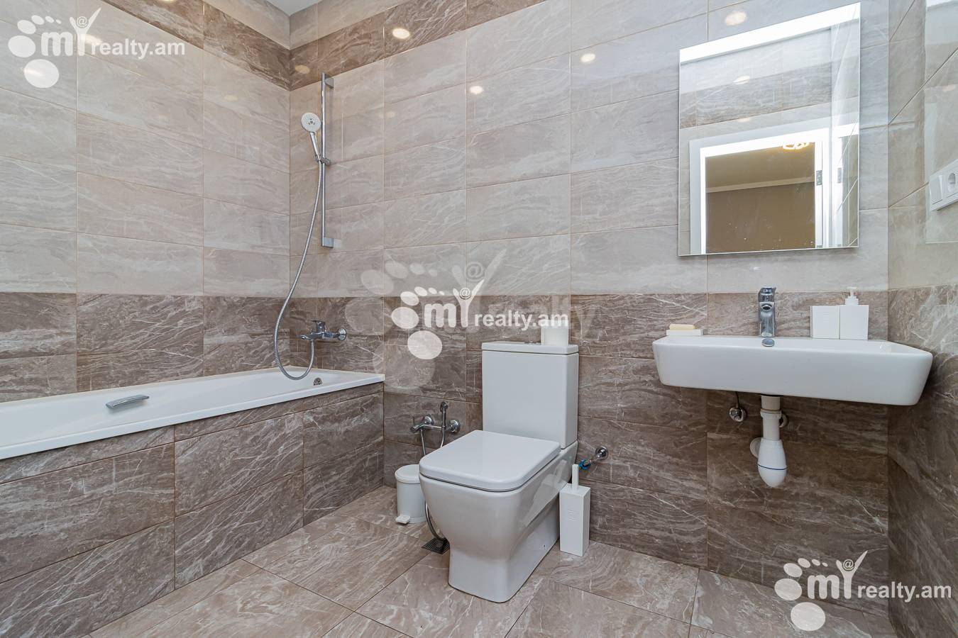 3 bedroom apartment for rent (خیابان باقرامیان (عربکیر, عربگیر ایروان, 151919