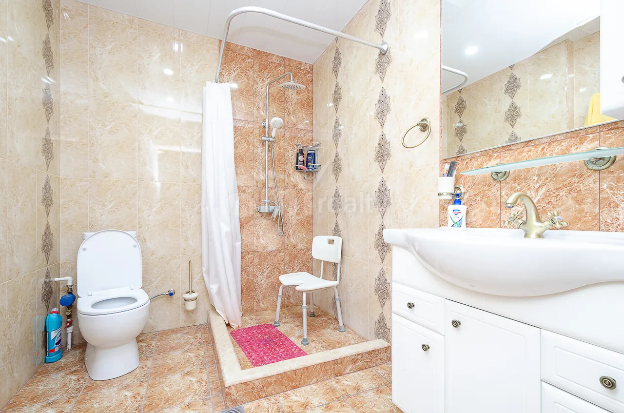 2 bedroom apartment for rent Teryan St, Center Yerevan, 160167