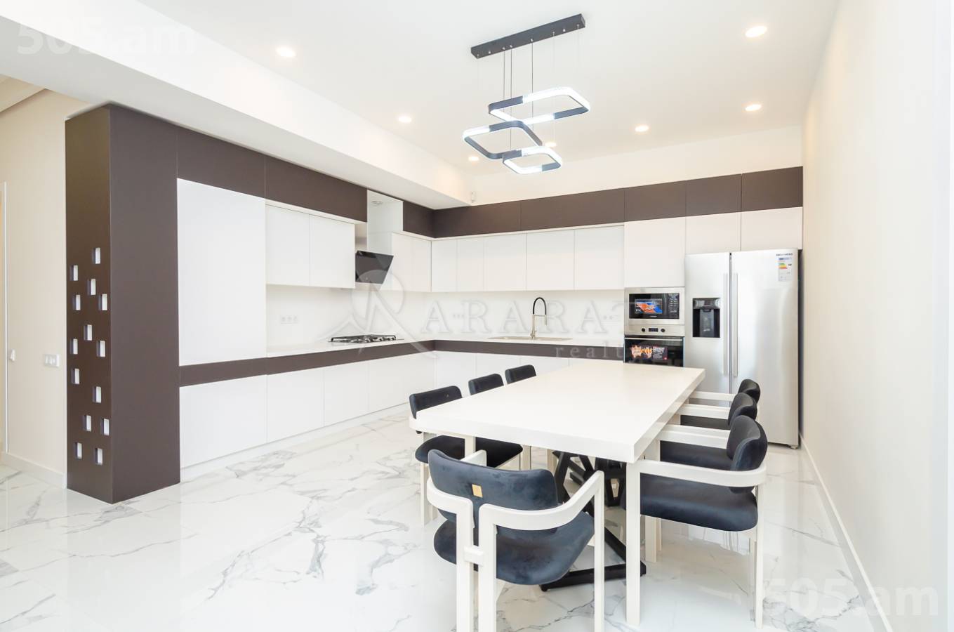 4 bedroom apartment for sale خیابان پارونیان, مرکز شهر ایروان, 150354