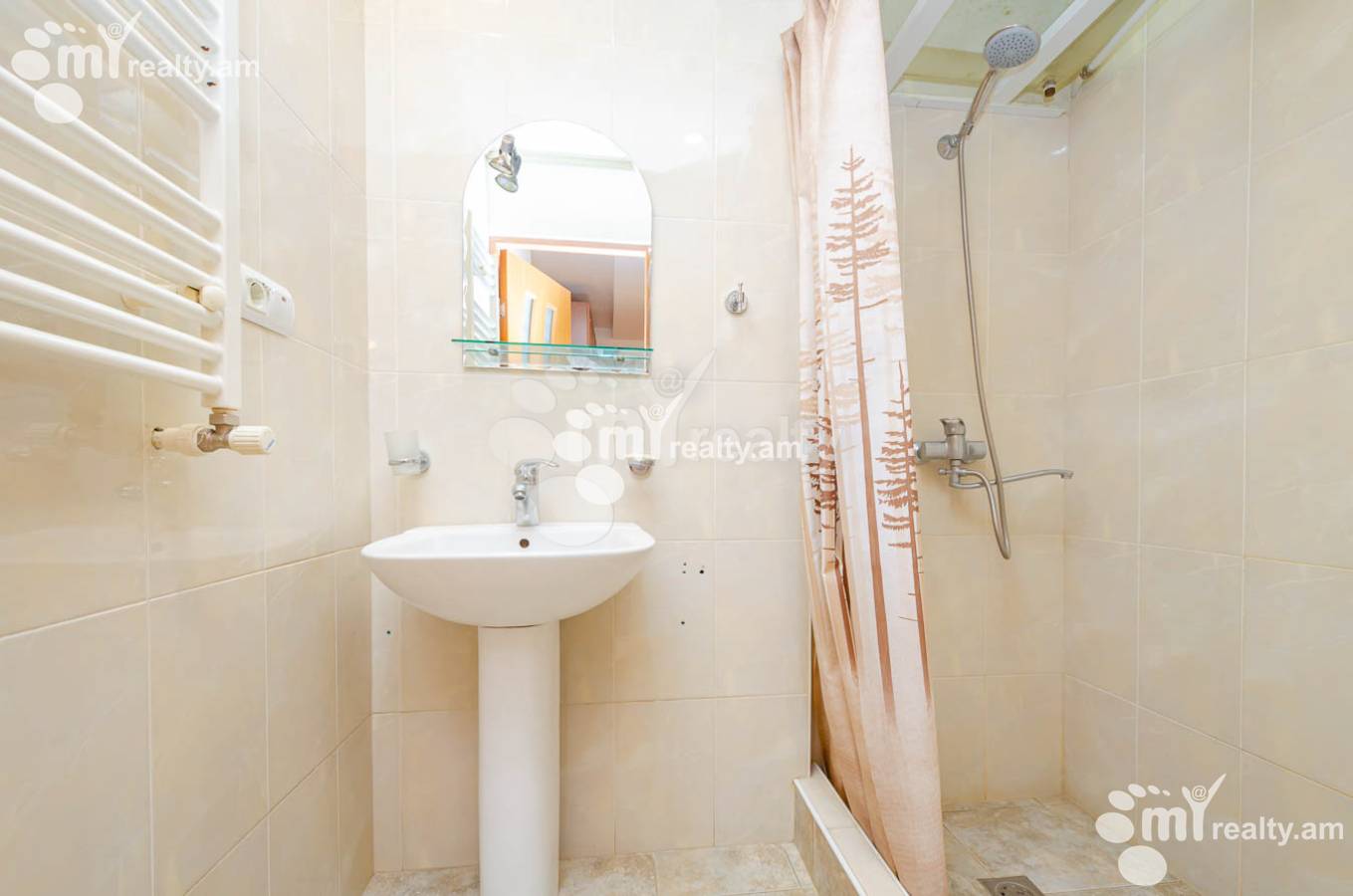 3 bedroom apartment for rent خیابان کوقباتسی, مرکز شهر ایروان, 151943