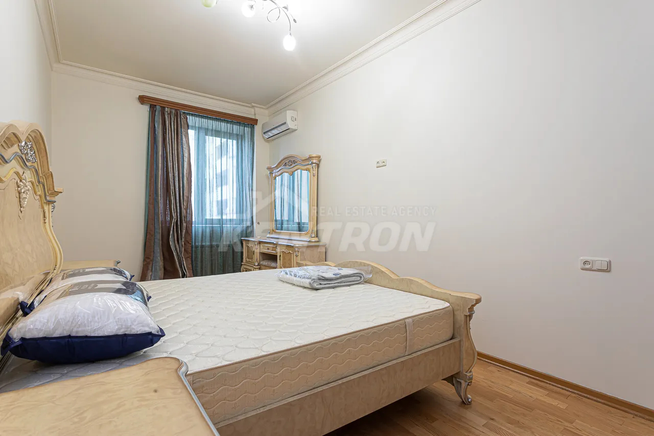 3 bedroom apartment for rent Amiryan St, Center Yerevan, 158203