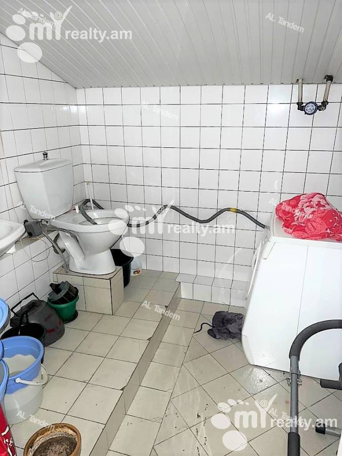 Купить 4 комнатную квартиру Бакунц ул, Нор-Норк Ереван, 125086