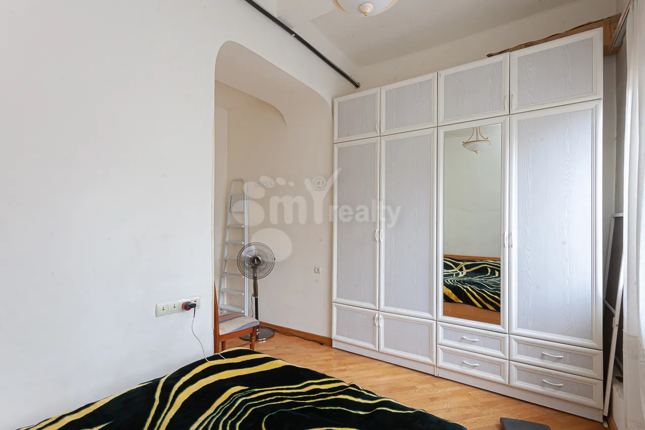 3 bedroom apartment for sale Mashtots Ave, Center Yerevan, 159983