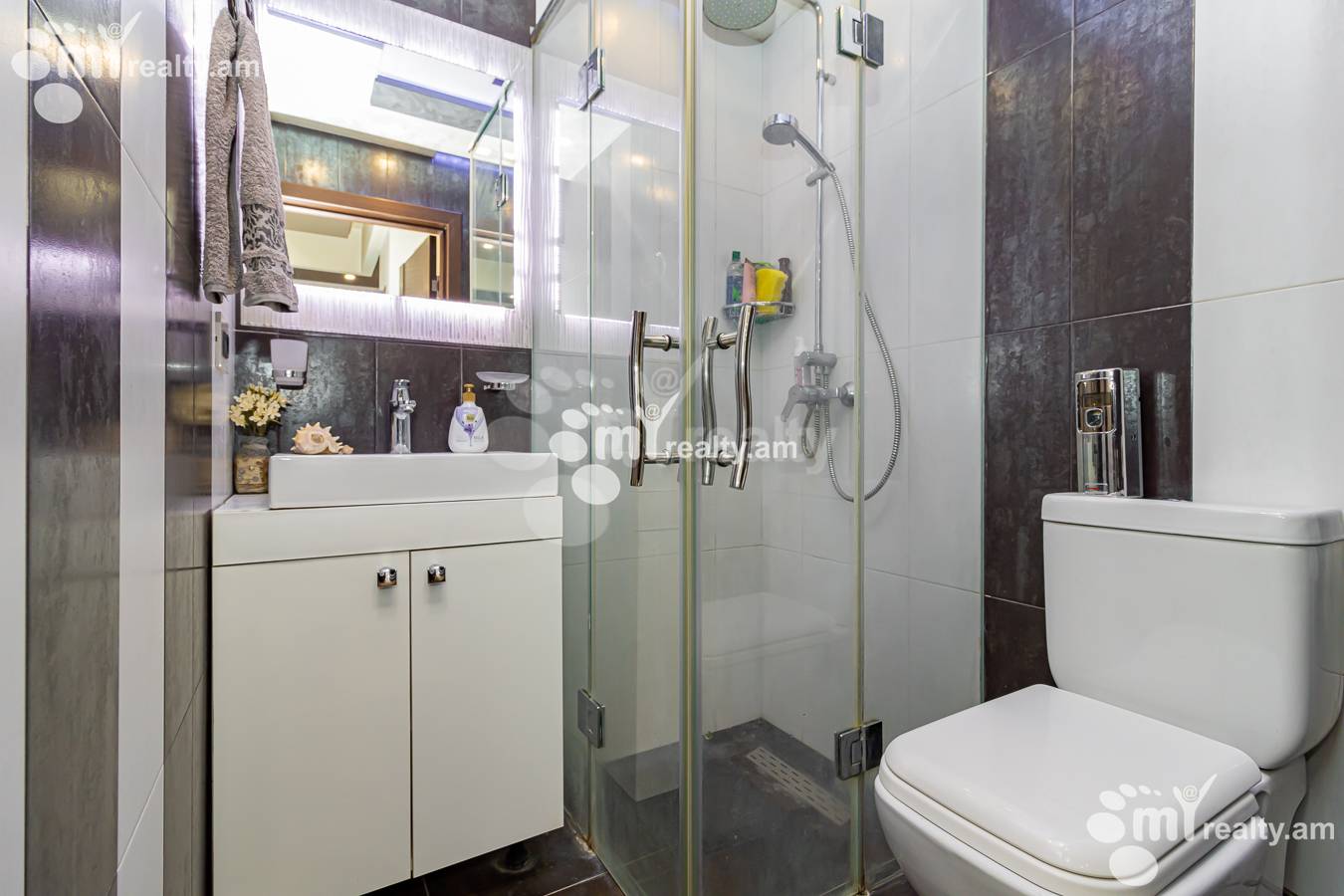 Купить 4 комнатную квартиру А. Хачатурян ул, Арабкир Ереван, 151519