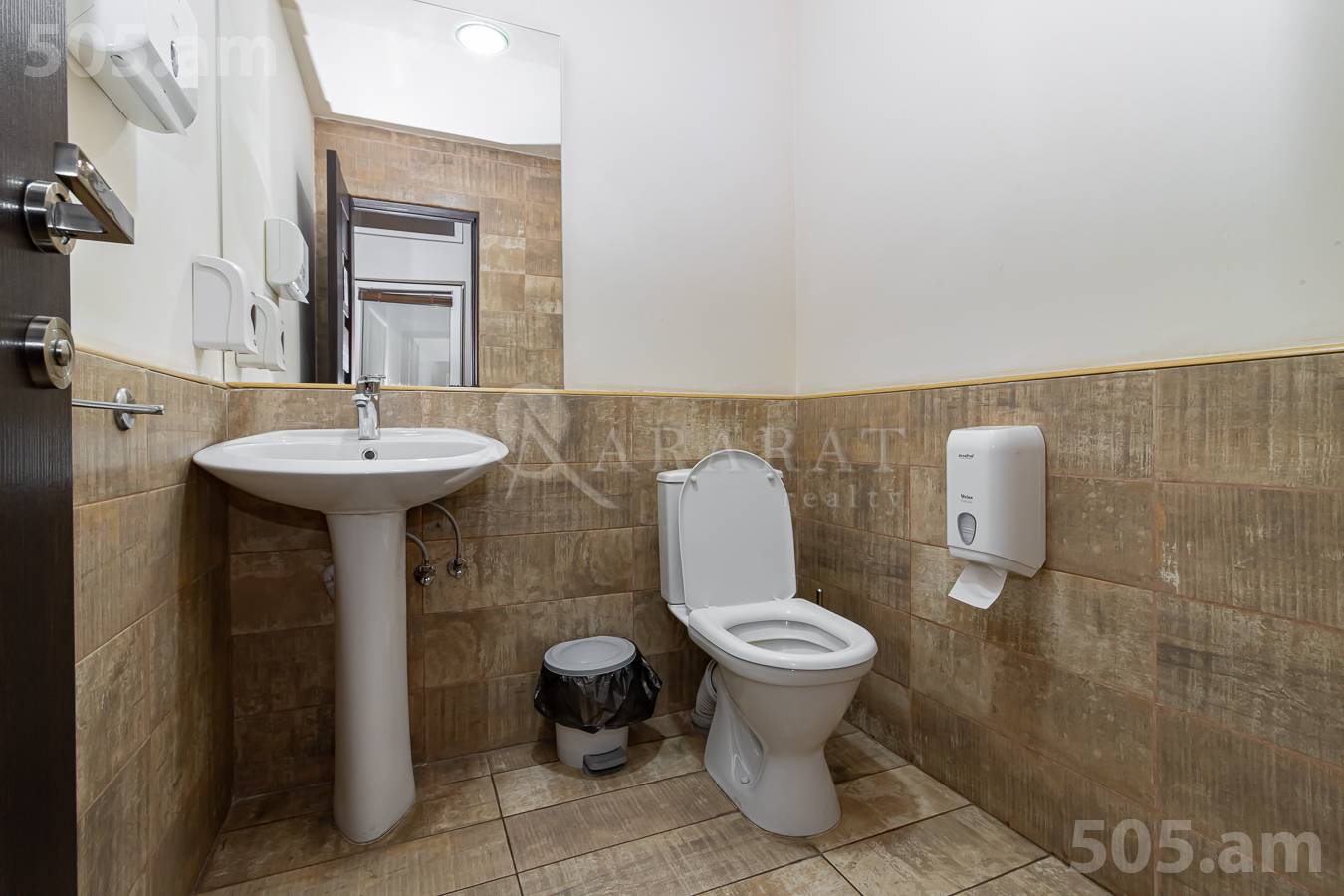 Commercial for rent خیابان آرام, مرکز شهر ایروان, 153467