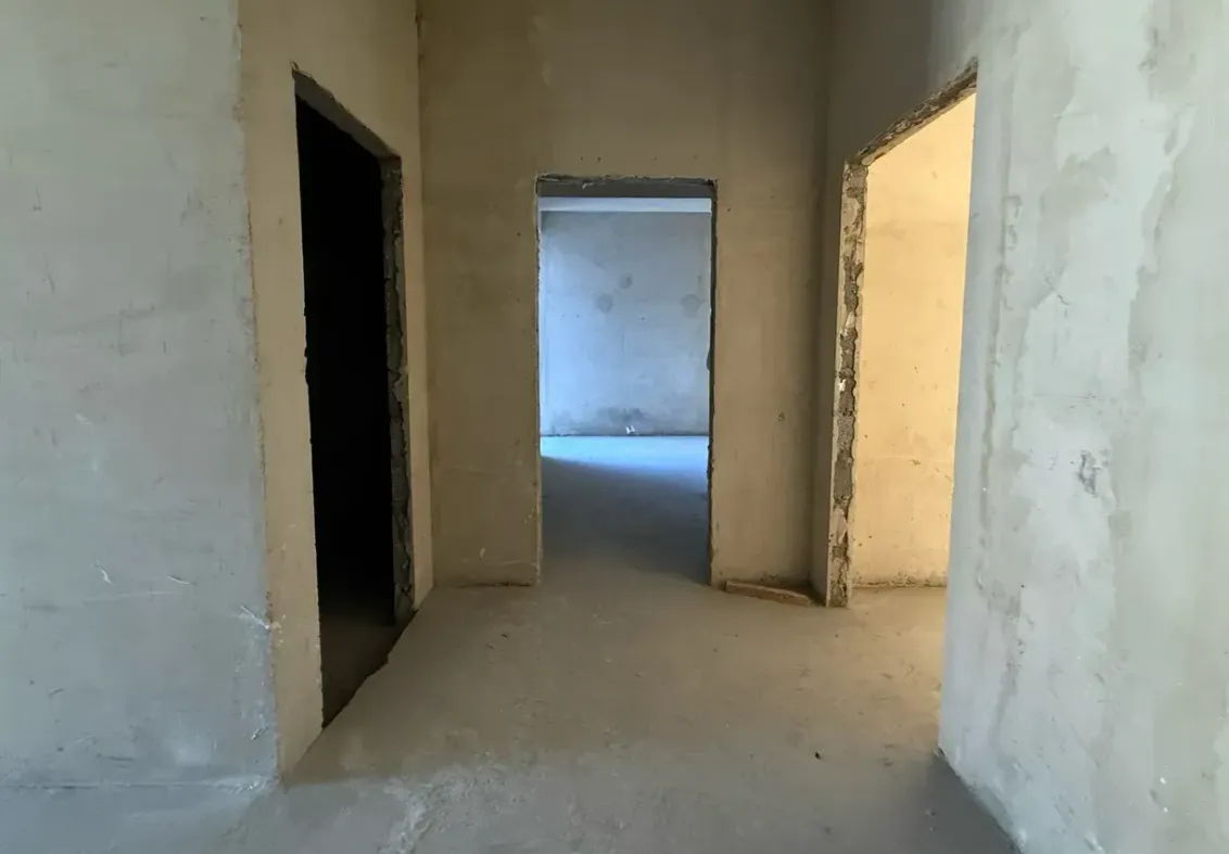 3 սենյականոց բնակարան  Չարենցի փող, Կենտրոն Երևան, 161023