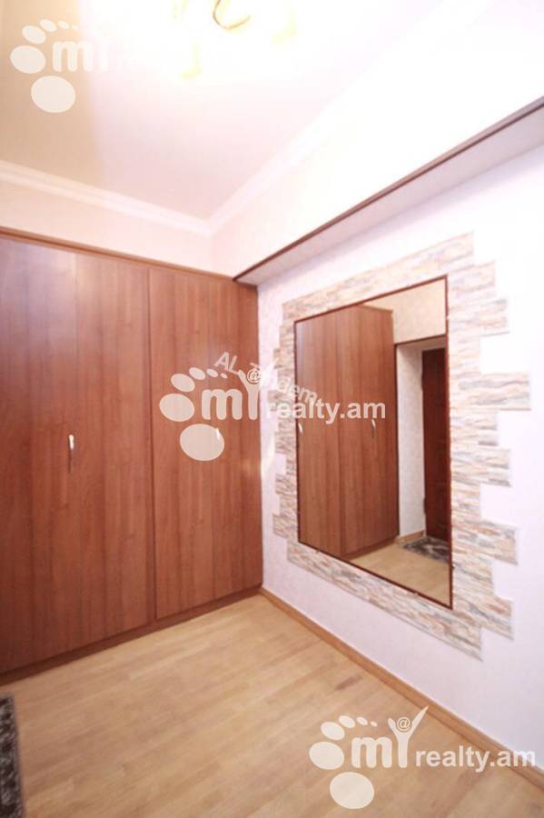 3 սենյականոց բնակարան  Սայաթ-Նովայի պող, Կենտրոն Երևան, 158592