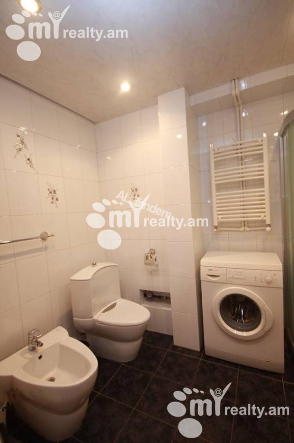 3 սենյականոց բնակարան  Սայաթ-Նովայի պող, Կենտրոն Երևան, 158592