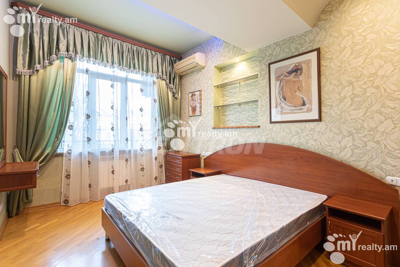 3 սենյականոց բնակարան  Աբովյան փող, Կենտրոն Երևան, 157095