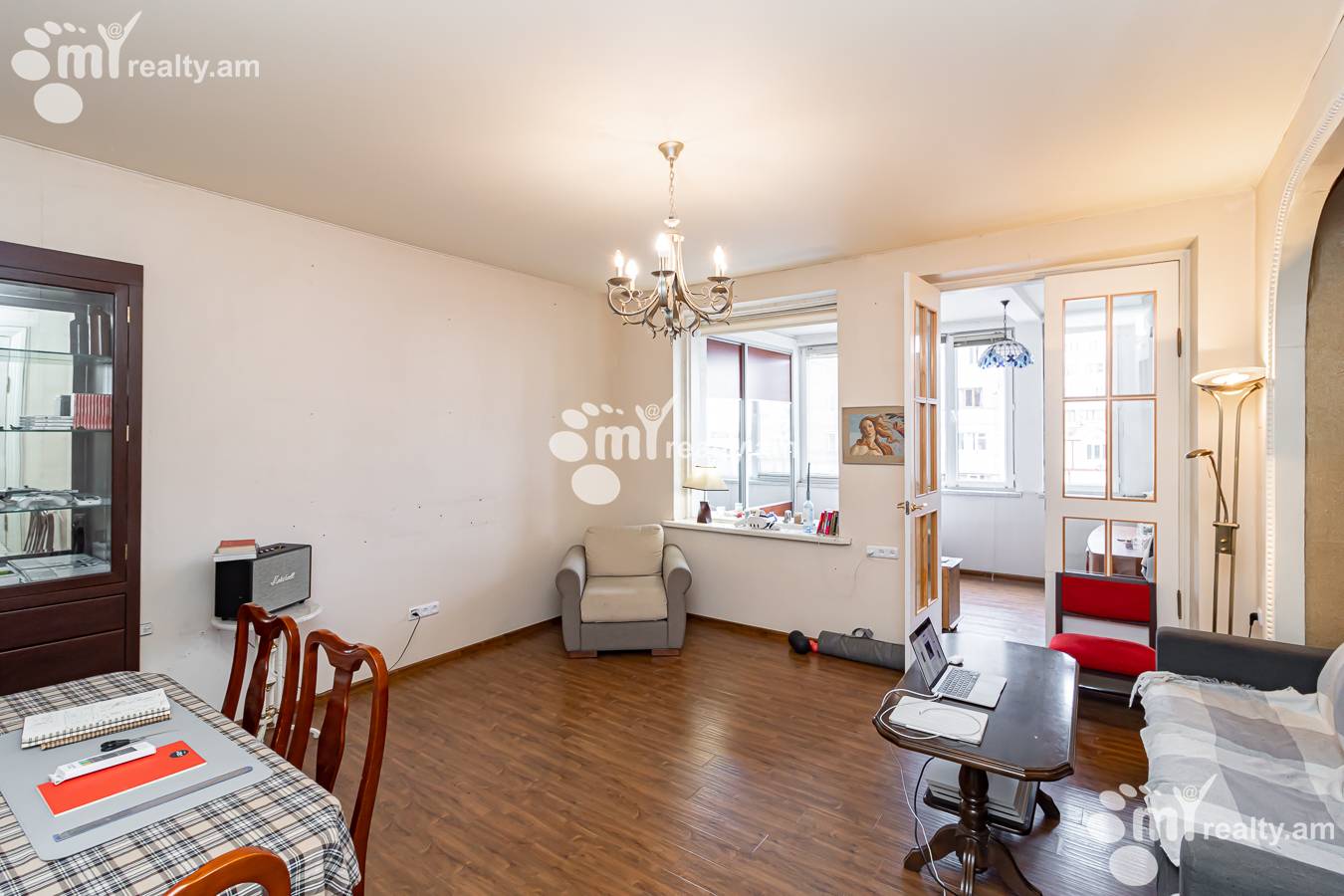 3 սենյականոց բնակարան  Մաշտոցի պող, Կենտրոն Երևան, 147256