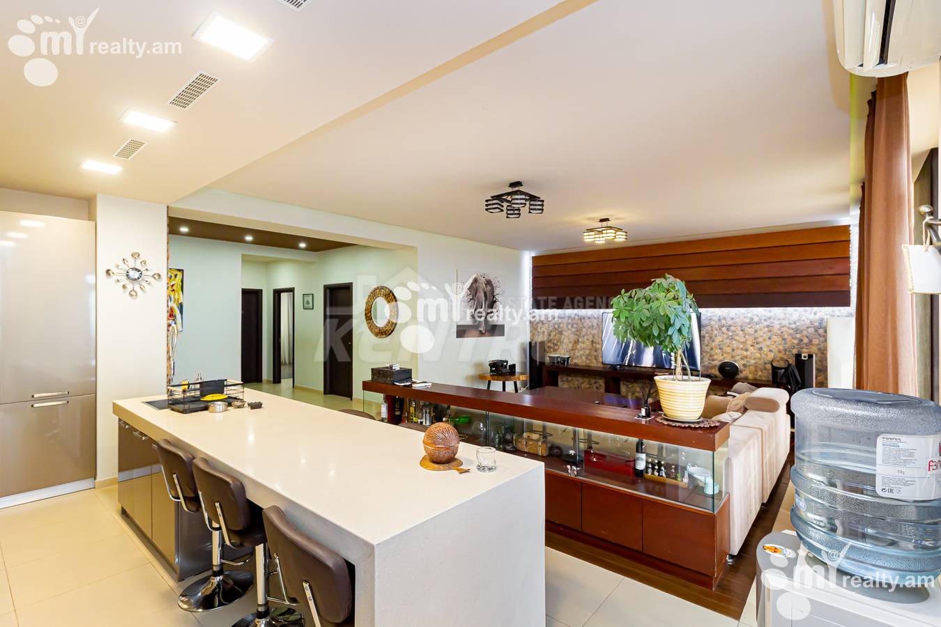 4 bedroom apartment for rent خیابان آنتارایین, مرکز شهر ایروان, 153236