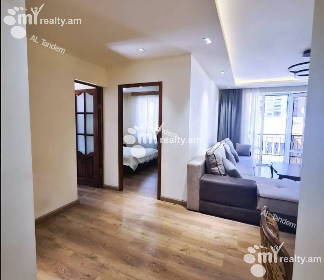 Купить 3 комнатную квартиру Сарян ул, Центр Ереван, 156667