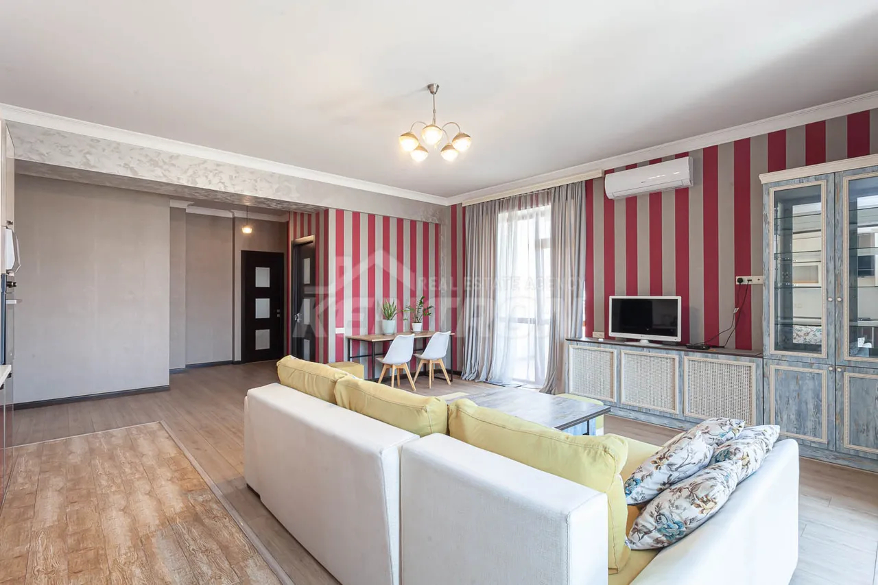 3 bedroom apartment for rent Mashtots Ave, Center Yerevan, 158796